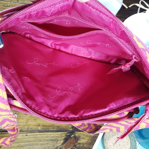 **SOLD**Vera Bradley crossbody_b - Picture 3 of 4